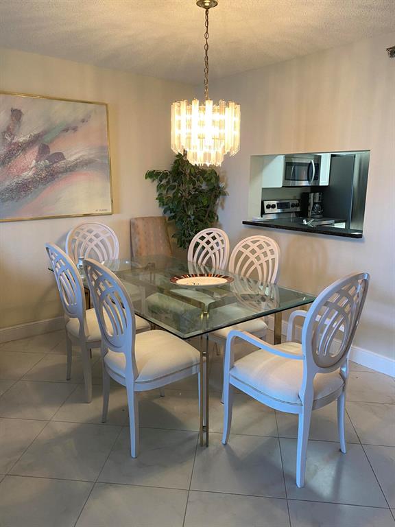 HUNTINGTON LAKES SEC FIVE - Residential Lease