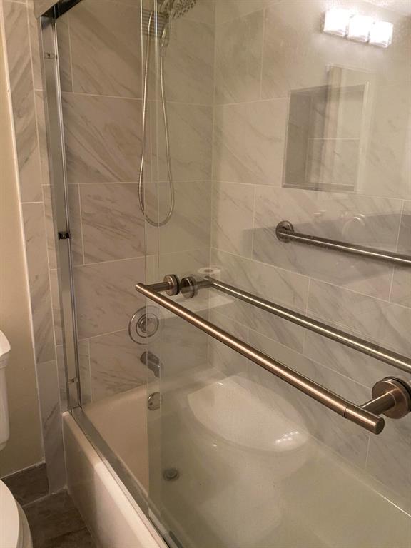 HUNTINGTON LAKES SEC FIVE - Residential Lease