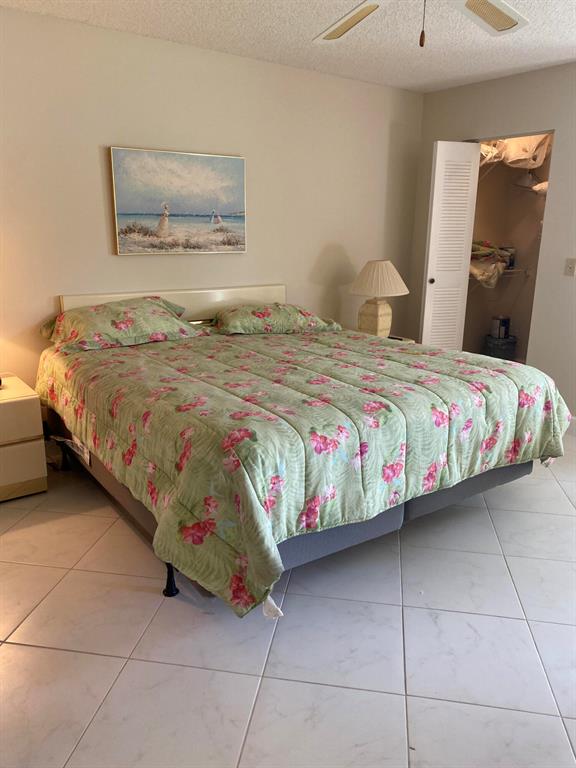 HUNTINGTON LAKES SEC FIVE - Residential Lease