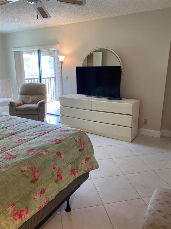 HUNTINGTON LAKES SEC FIVE - Residential Lease