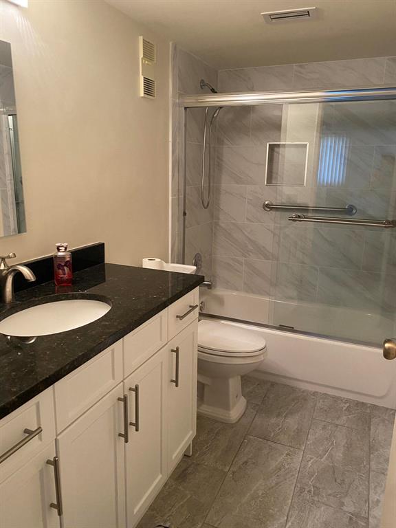 HUNTINGTON LAKES SEC FIVE - Residential Lease