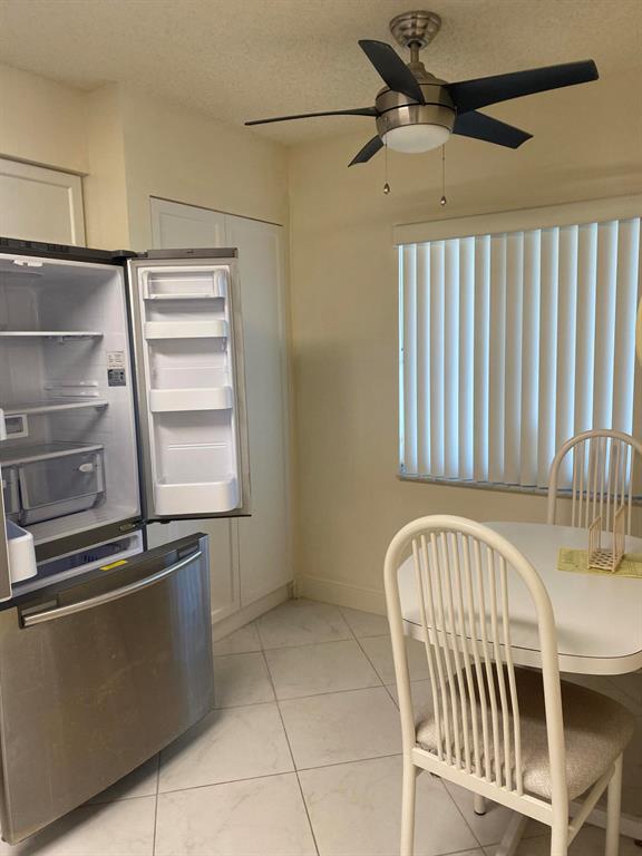 HUNTINGTON LAKES SEC FIVE - Residential Lease