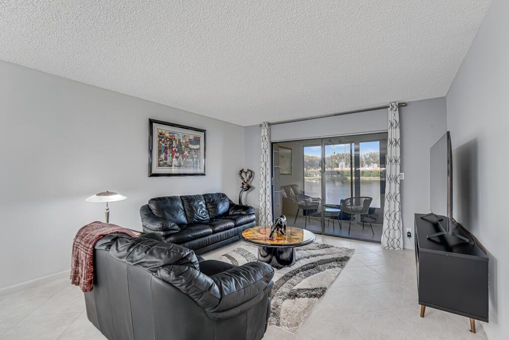 View photos, virtual tours, details... 15301 Pembridge Avenue 49