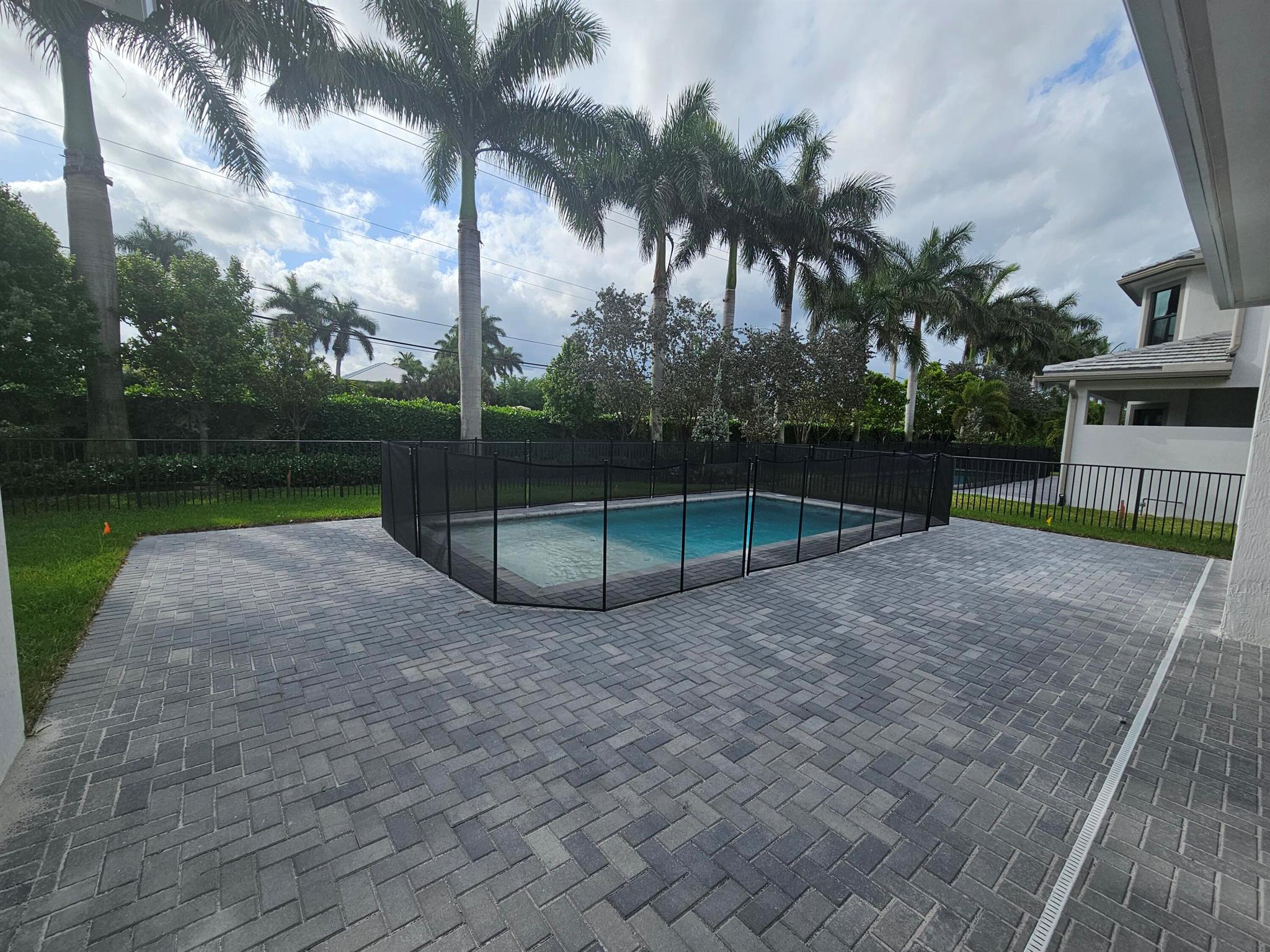ROYAL PALM POLO PLAT - Residential