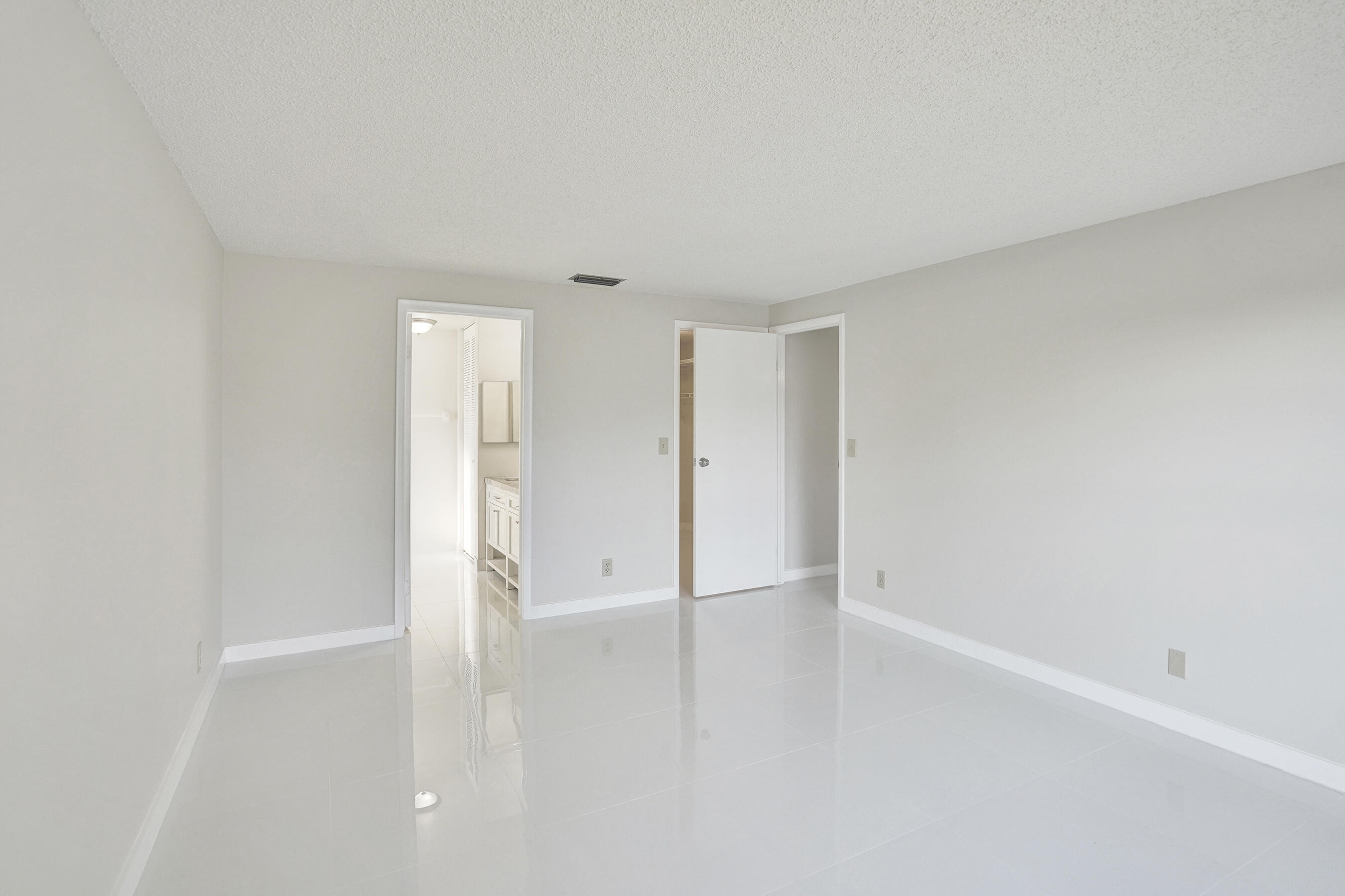 LE CHALET 4-A - Residential