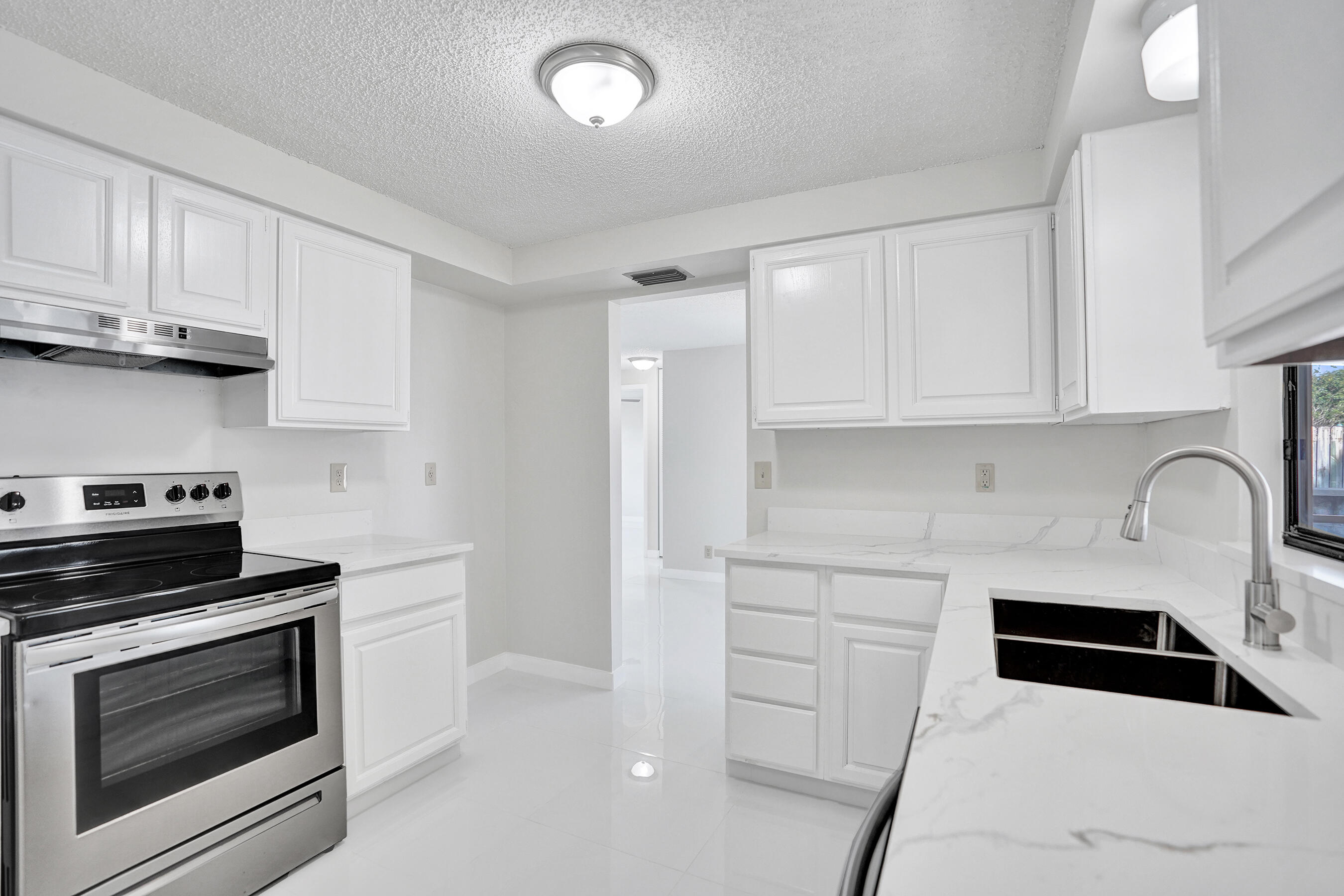 LE CHALET 4-A - Residential