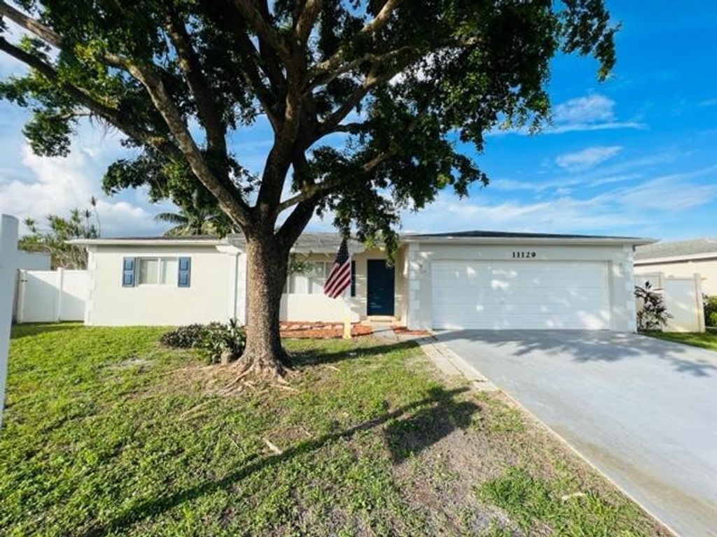 Photo of 11129 Mandarin Street, Boca Raton, FL 33428 (MLS # R11096726)