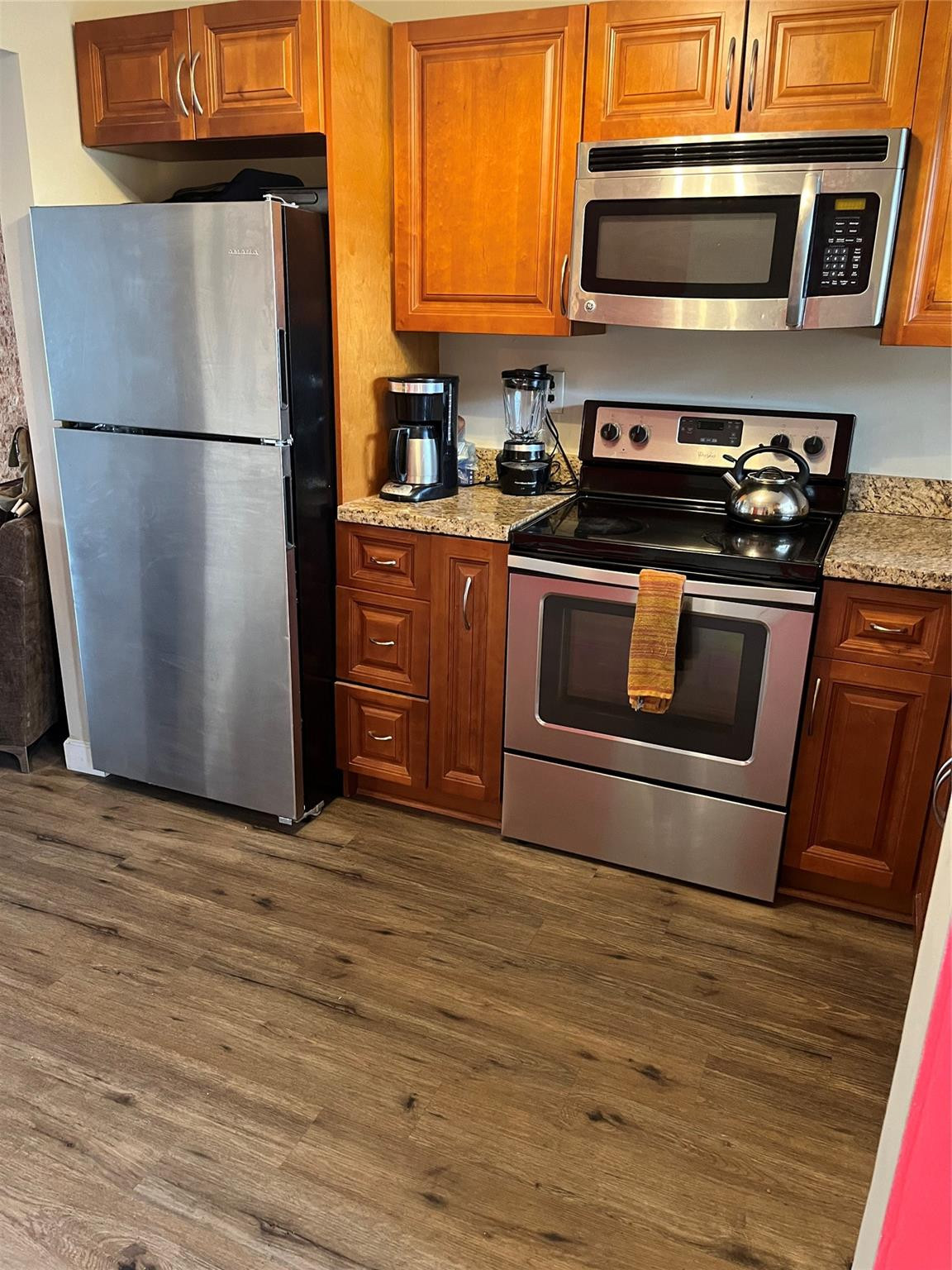 SUNRISE LAKES - Residential