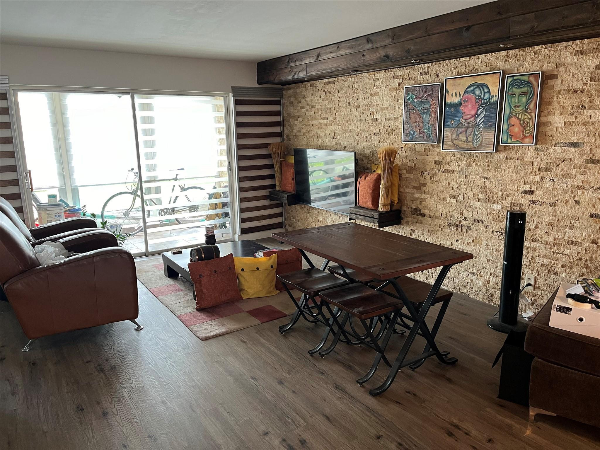 SUNRISE LAKES - Residential