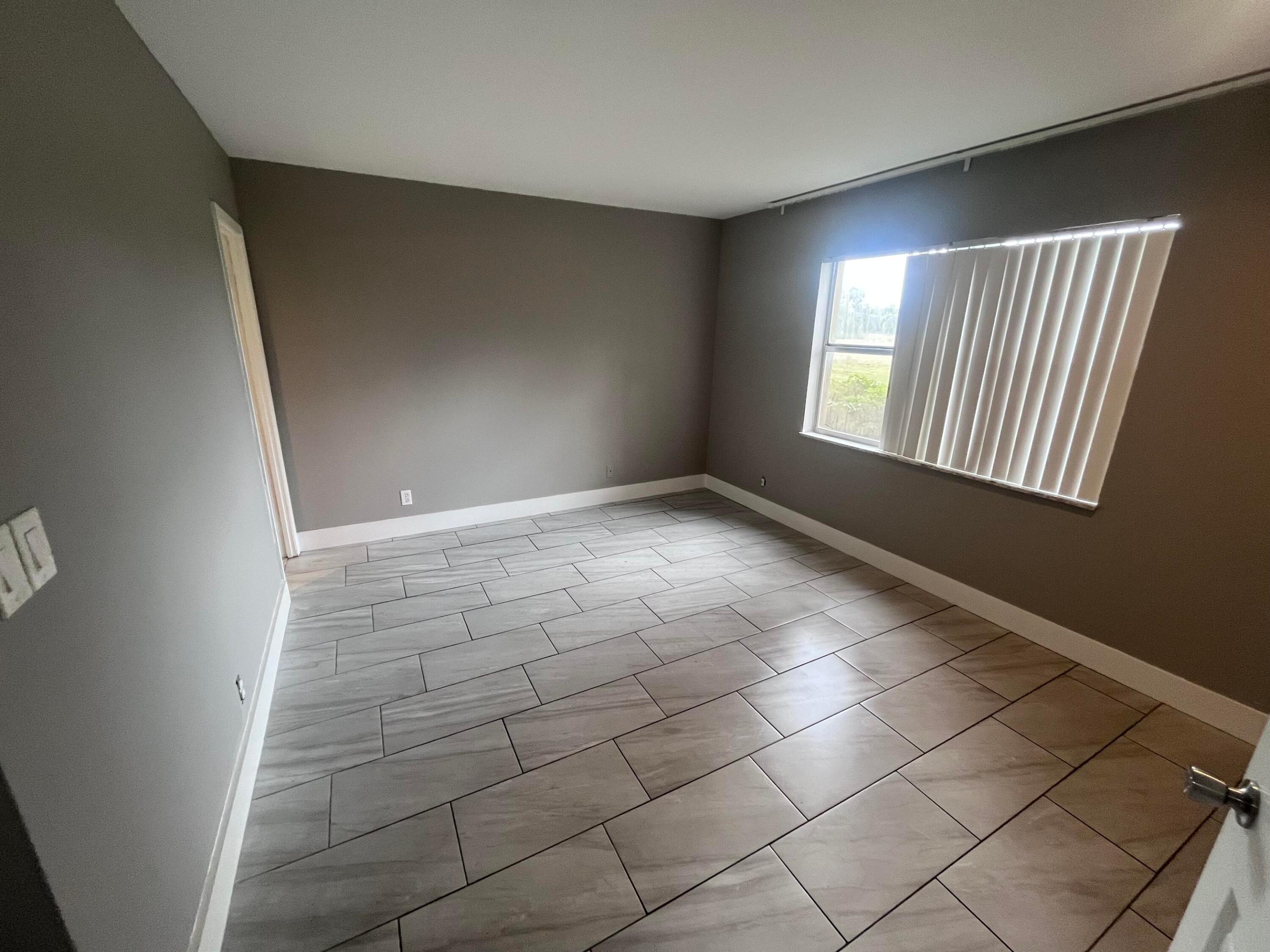 Falls of Inverrary - Residential