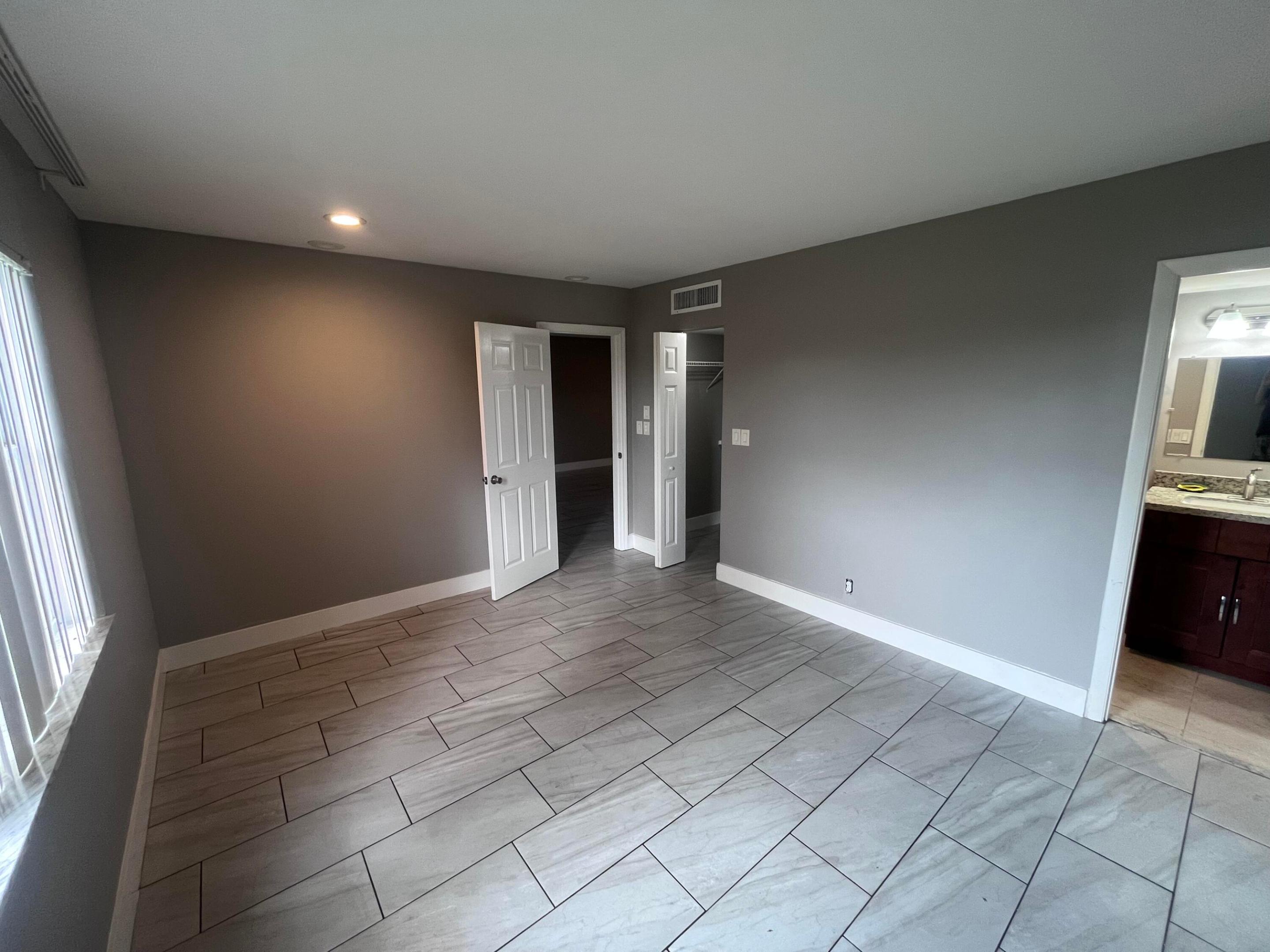 Falls of Inverrary - Residential