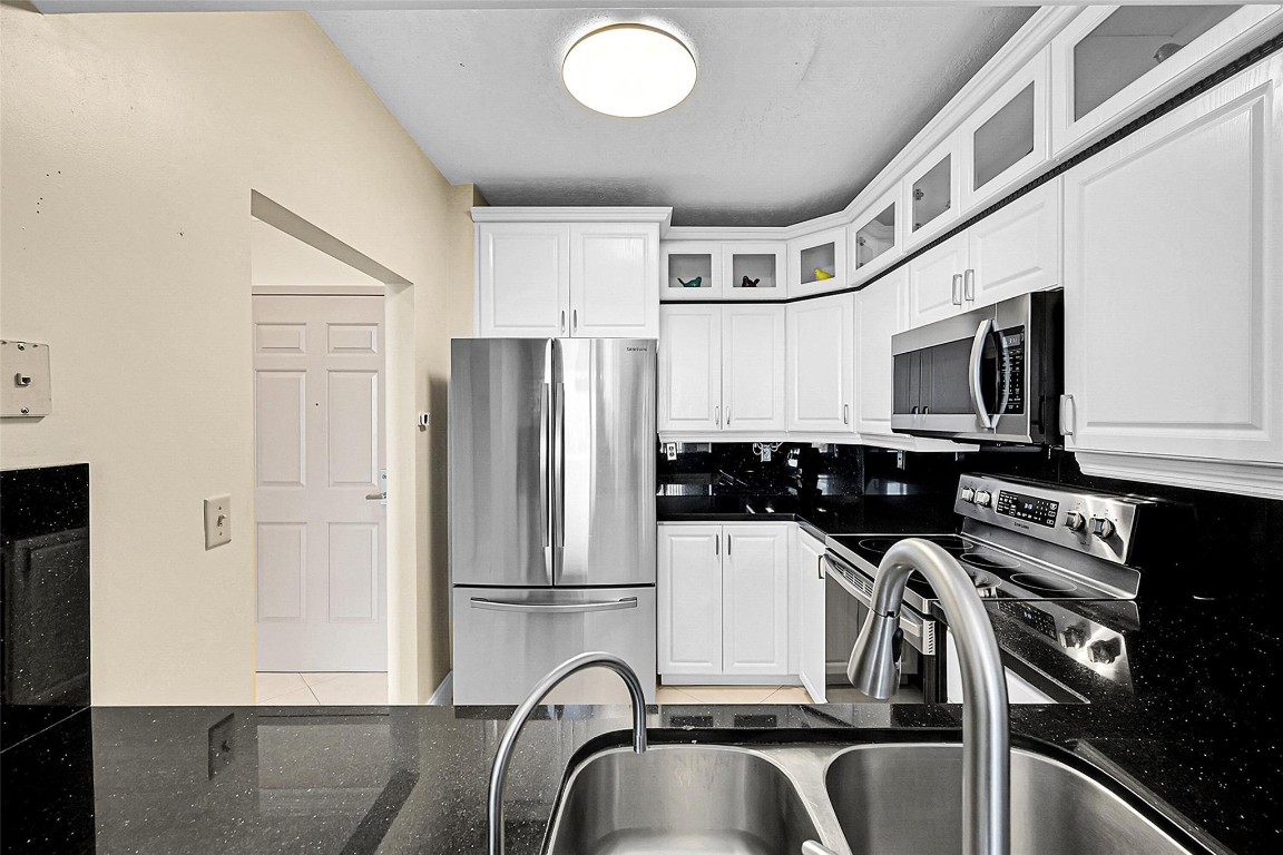 3020 NE 32nd Avenue 805