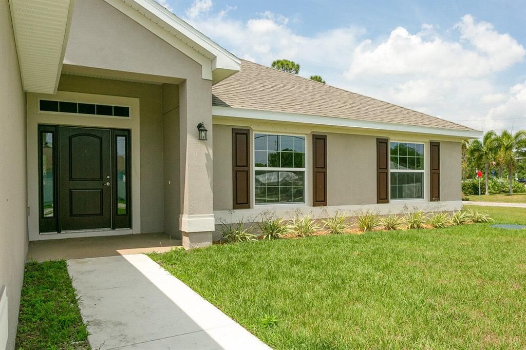 Photo of 650 SE Thornhill Drive, Port St Lucie, FL 34983 (MLS # R10833747)