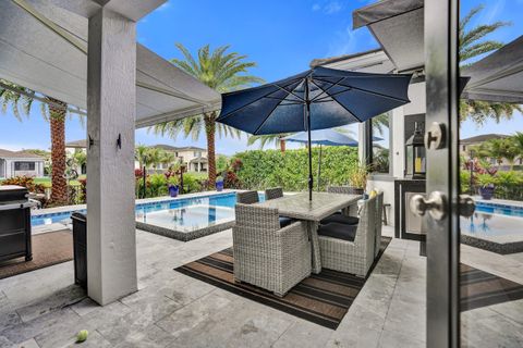 Tiny photo for 10514 N Lago Vista Circle, Parkland, FL 33076 (MLS # B26015873)