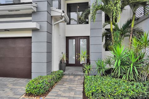 Tiny photo for 10514 N Lago Vista Circle, Parkland, FL 33076 (MLS # B26015873)