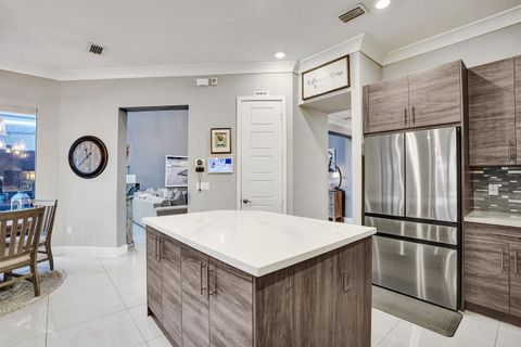 Tiny photo for 10514 N Lago Vista Circle, Parkland, FL 33076 (MLS # B26015873)