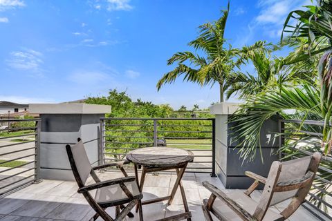 Tiny photo for 10514 N Lago Vista Circle, Parkland, FL 33076 (MLS # B26015873)