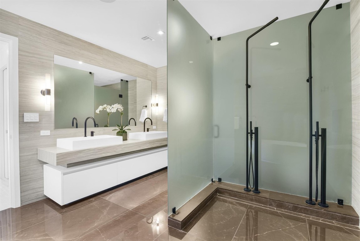 AUBERGE BEACH RESIDENCES - Residential