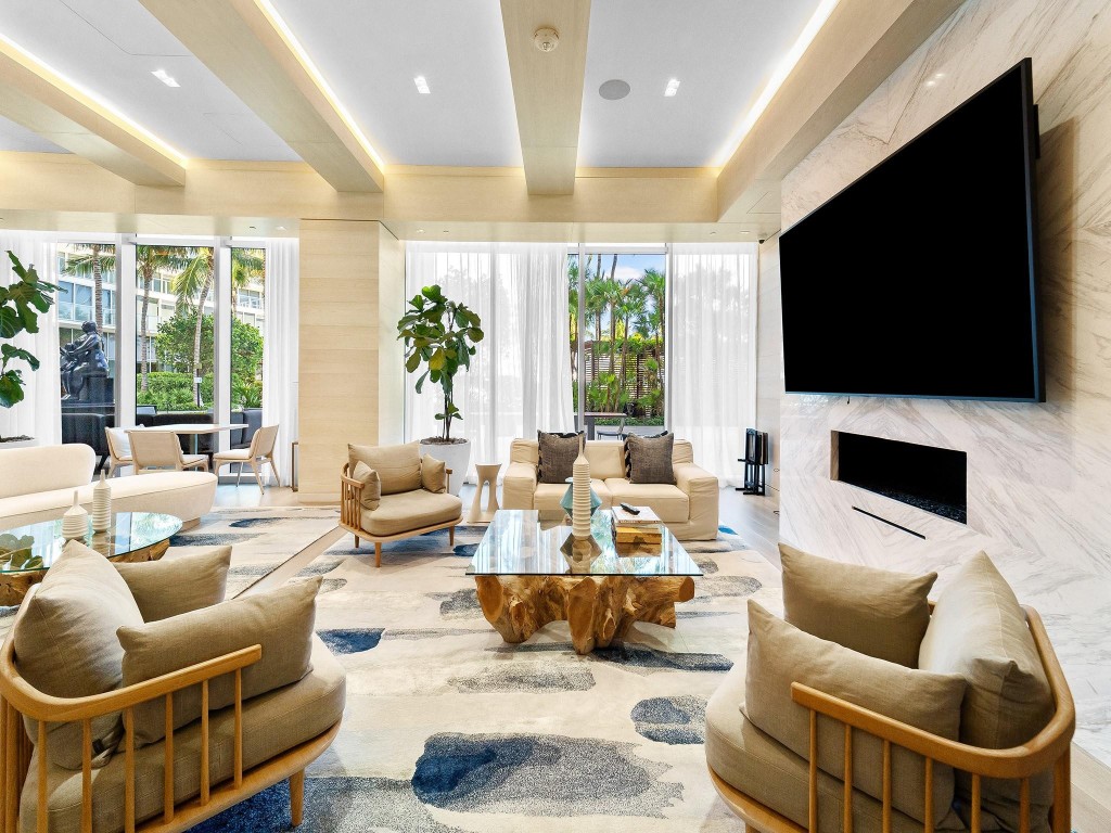 AUBERGE BEACH RESIDENCES - Residential