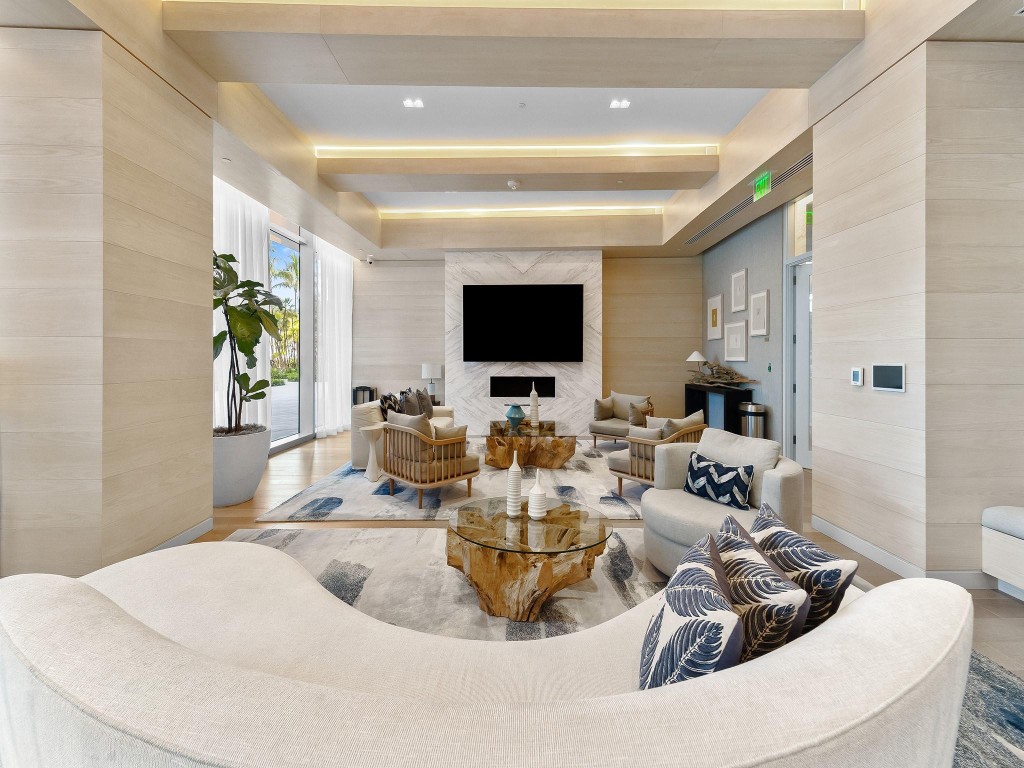 AUBERGE BEACH RESIDENCES - Residential