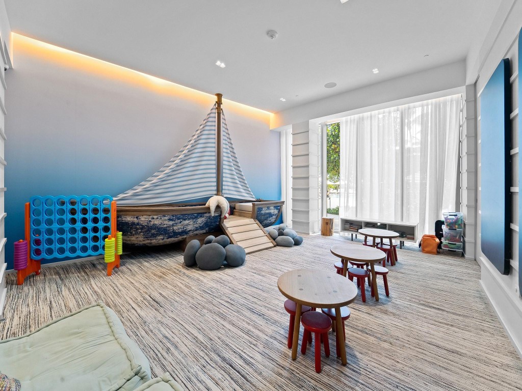 AUBERGE BEACH RESIDENCES - Residential