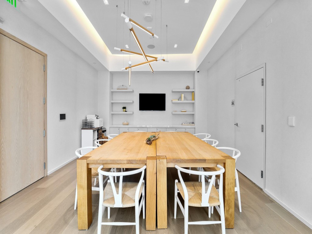 AUBERGE BEACH RESIDENCES - Residential