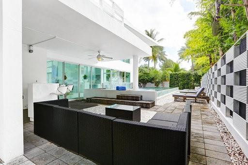 GOLDEN BEACH SEC B - Residential