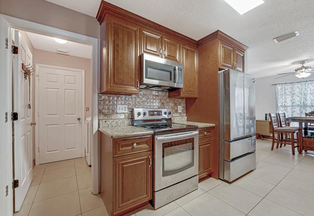 Boynton Beach Blvd west of Military S on Boynton P - Residential