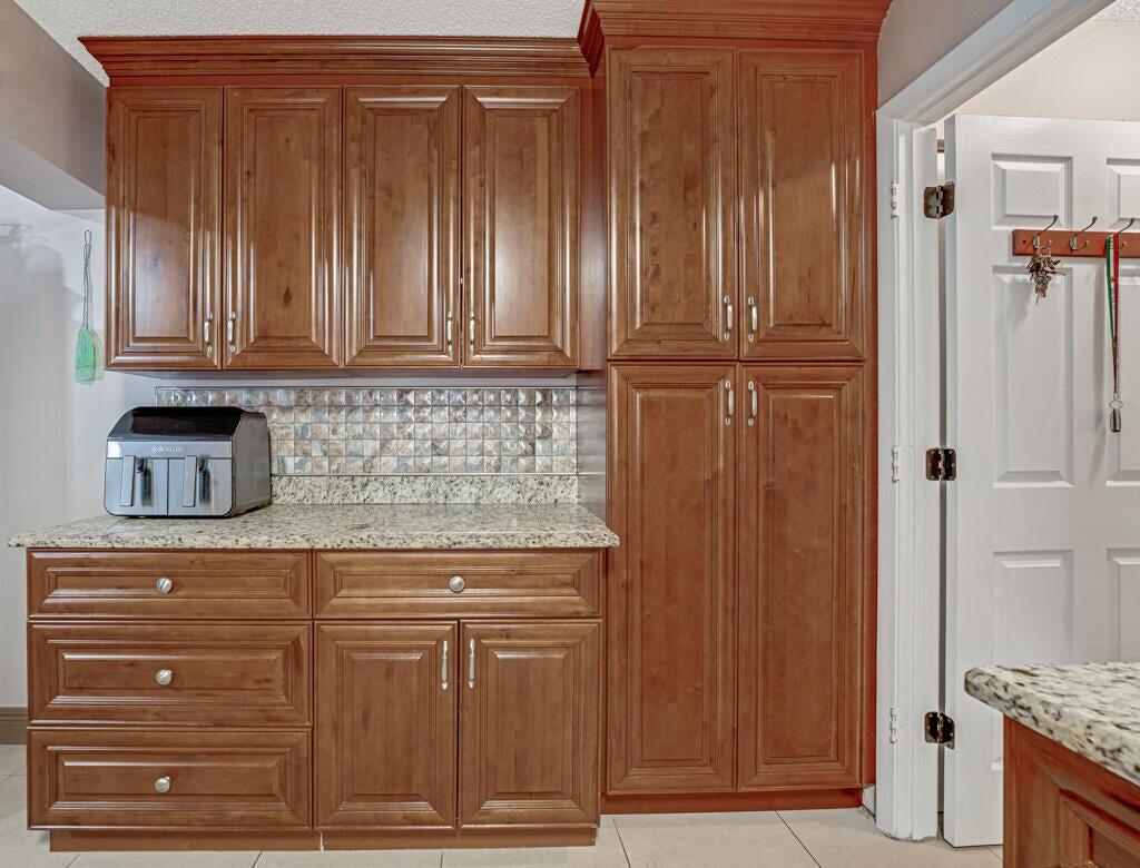 Boynton Beach Blvd west of Military S on Boynton P - Residential