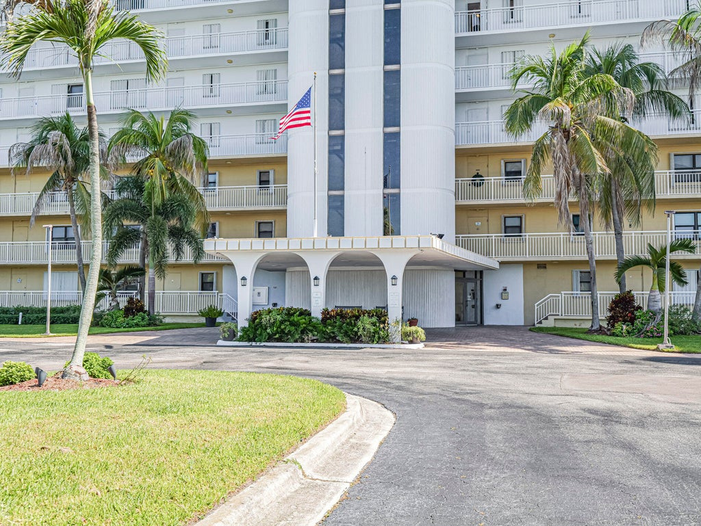 Photo of 3200 N HIGHWAY A1A #1004, Hutchinson Island, FL 34949 (MLS # B26081932)