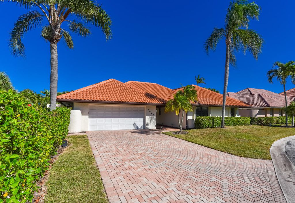 Photo of 1469 Via Privada, Jupiter, FL 33477 (MLS # R11141897)