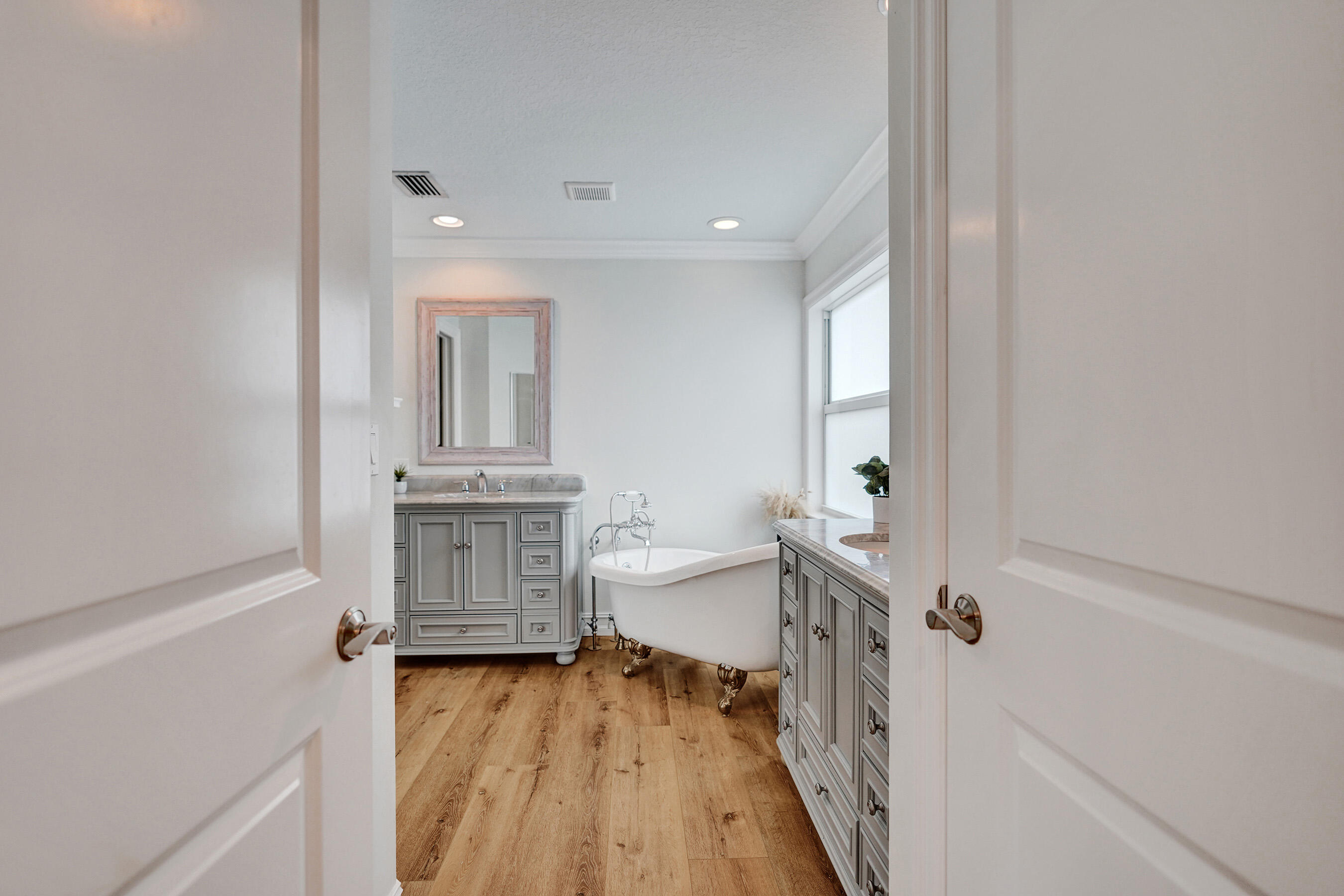 CINQUEZ PARK - Residential