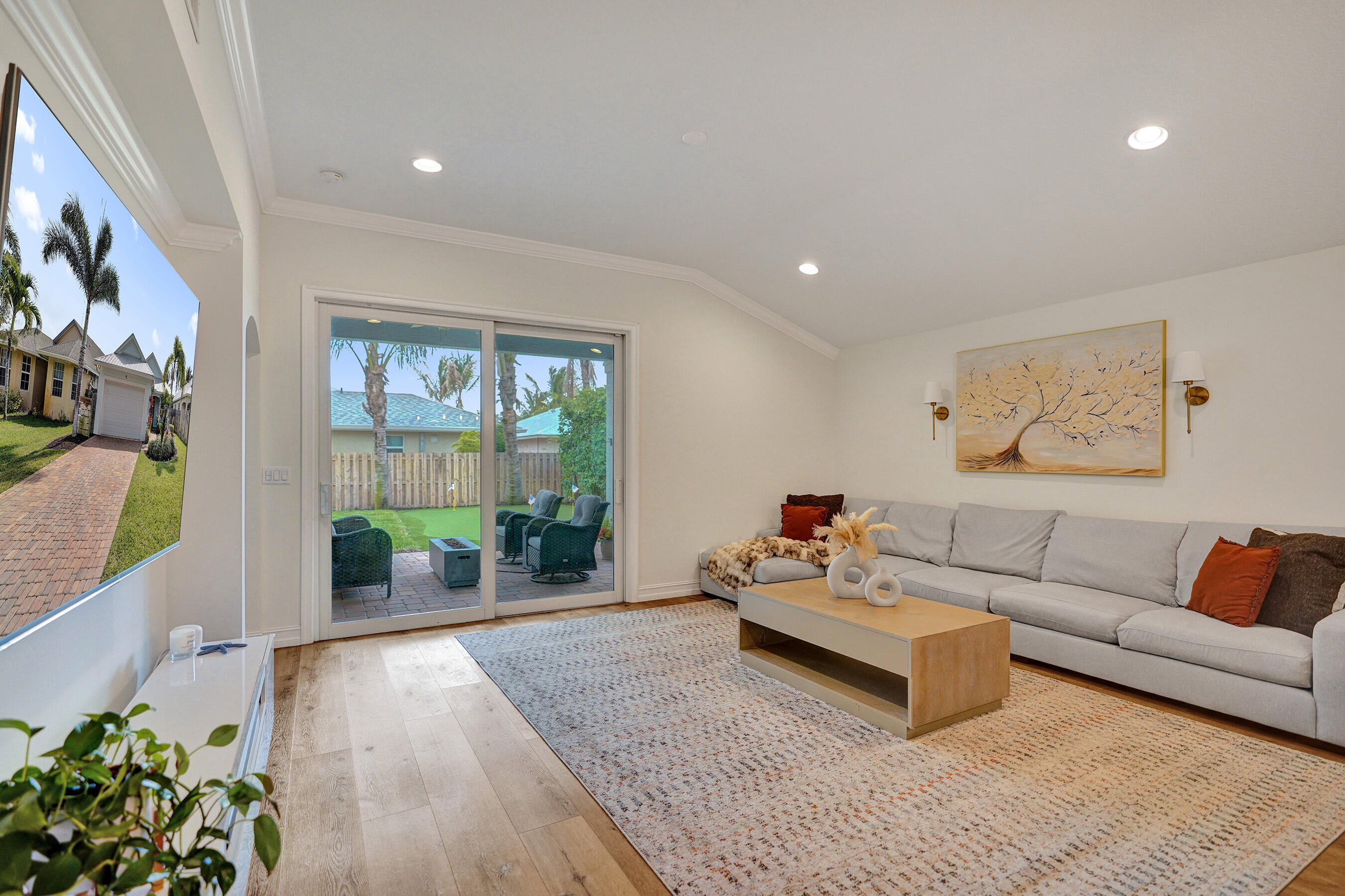 CINQUEZ PARK - Residential