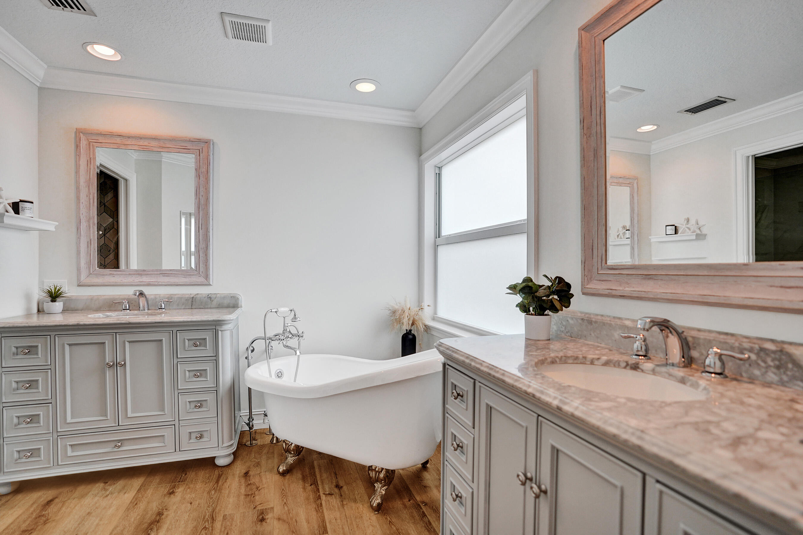 CINQUEZ PARK - Residential