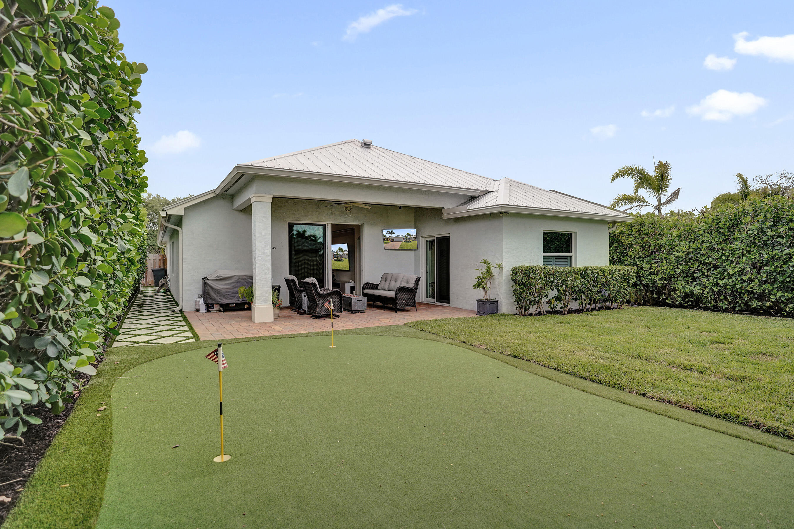 CINQUEZ PARK - Residential