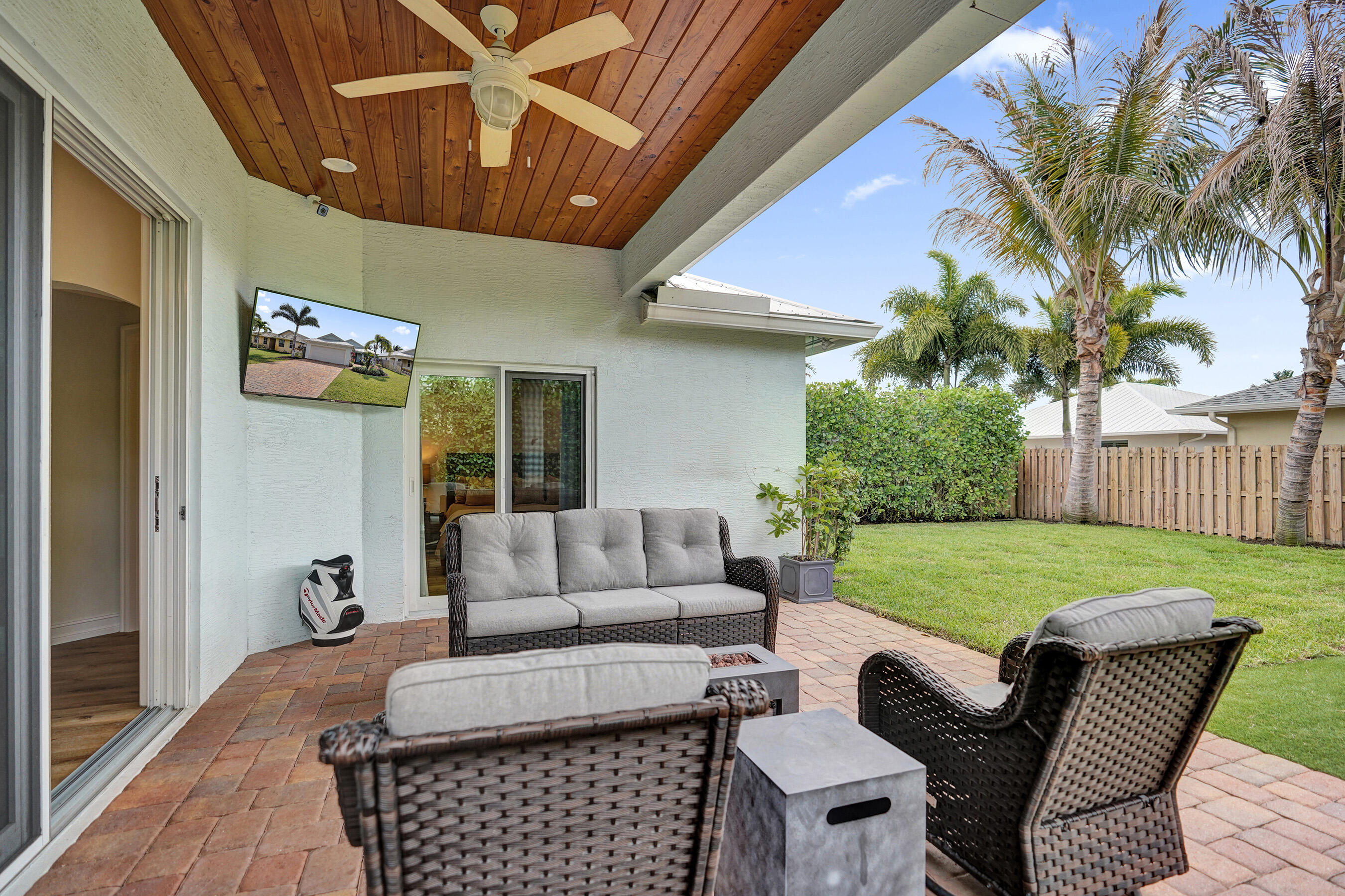 CINQUEZ PARK - Residential