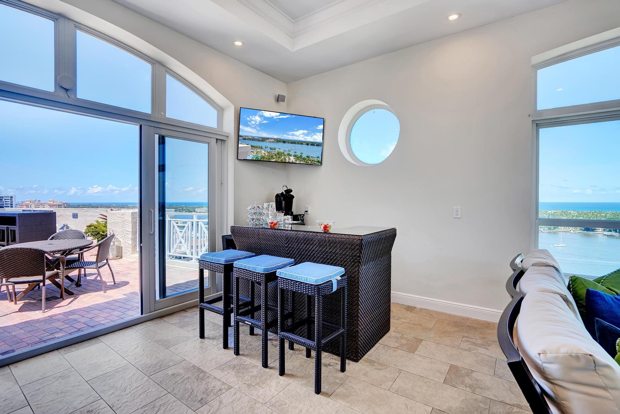 ESPLANADE GRANDE CONDO - Residential