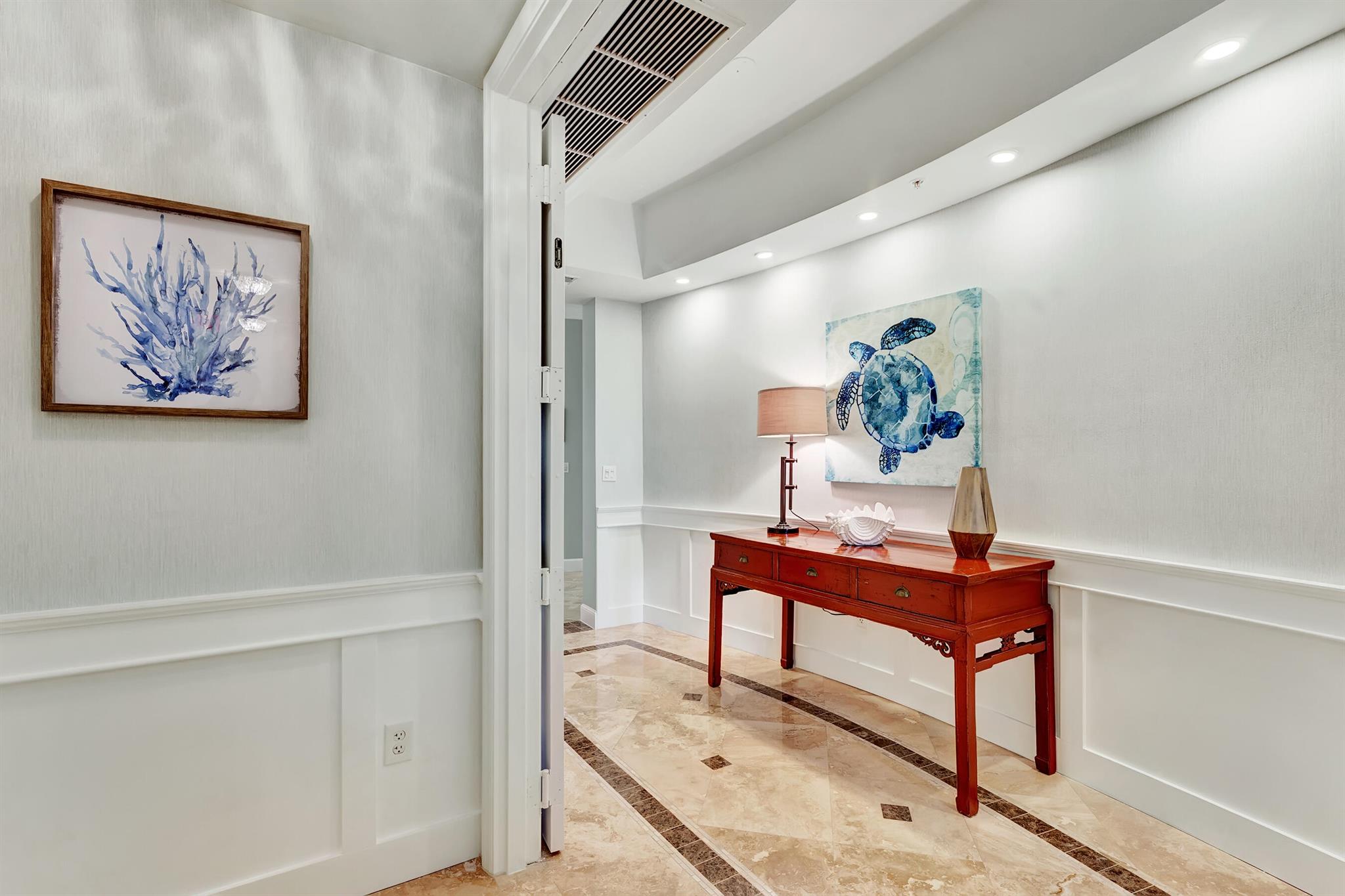 ESPLANADE GRANDE CONDO - Residential