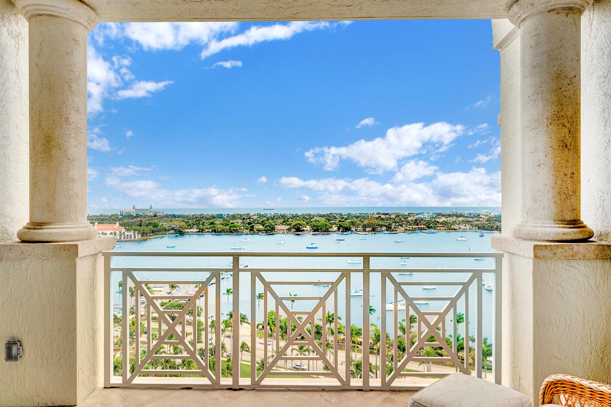 ESPLANADE GRANDE CONDO - Residential