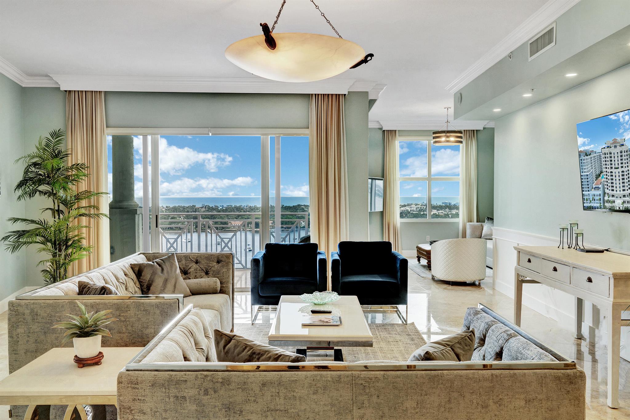 ESPLANADE GRANDE CONDO - Residential