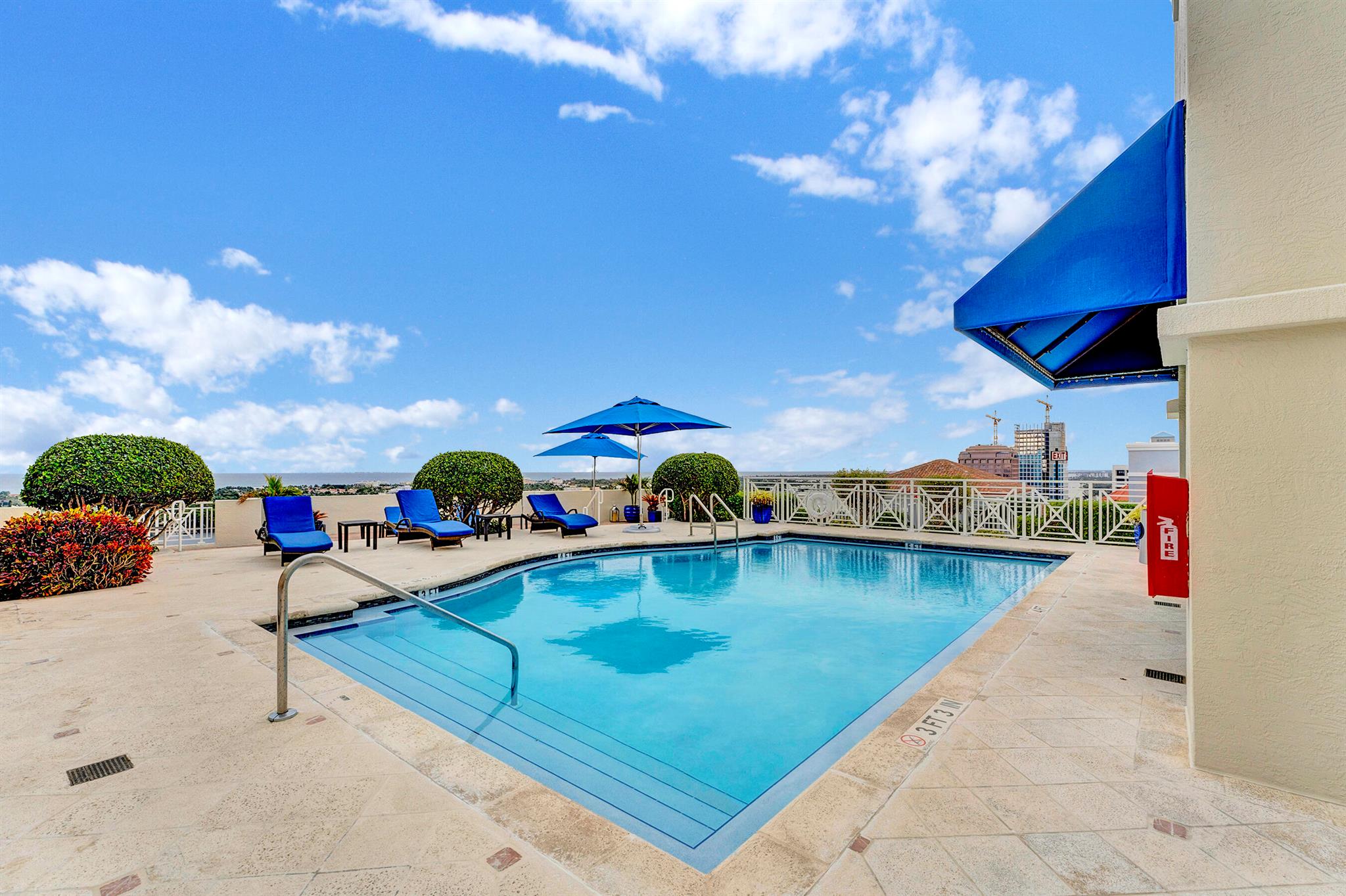 ESPLANADE GRANDE CONDO - Residential