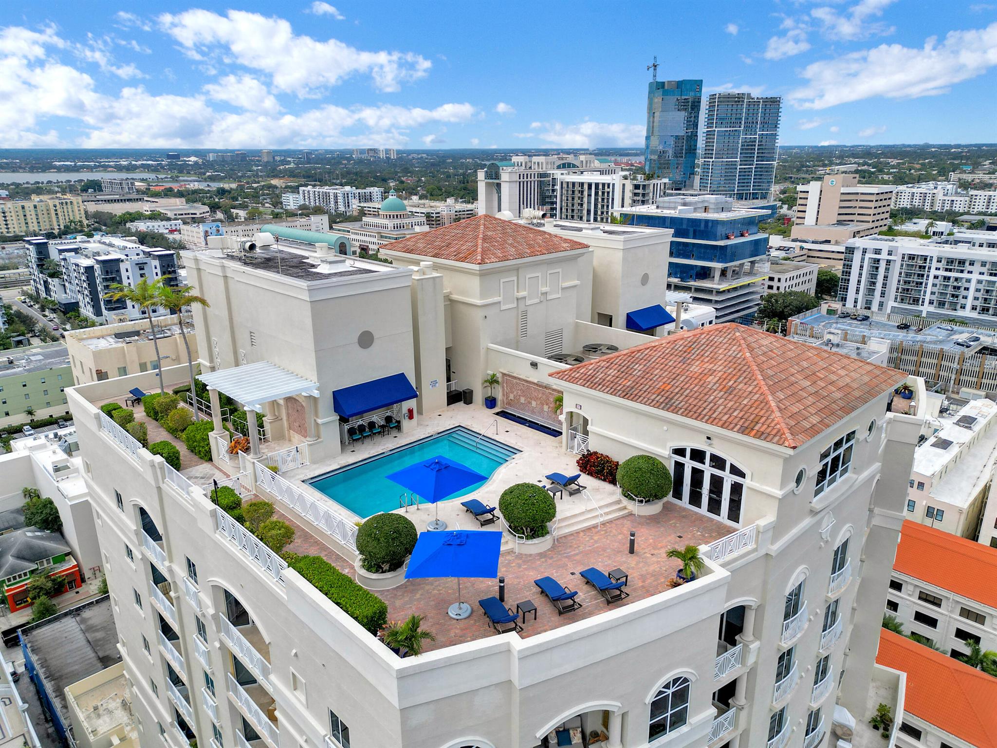 ESPLANADE GRANDE CONDO - Residential