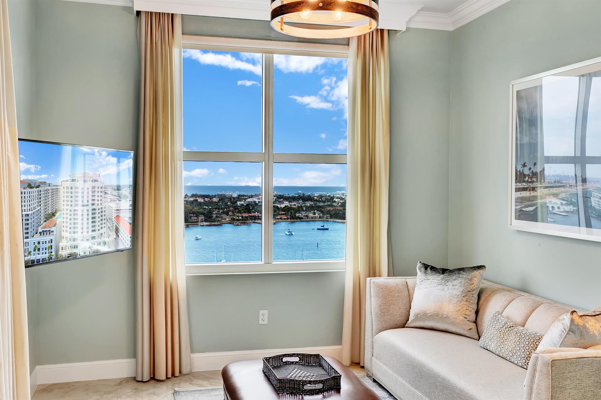 ESPLANADE GRANDE CONDO - Residential