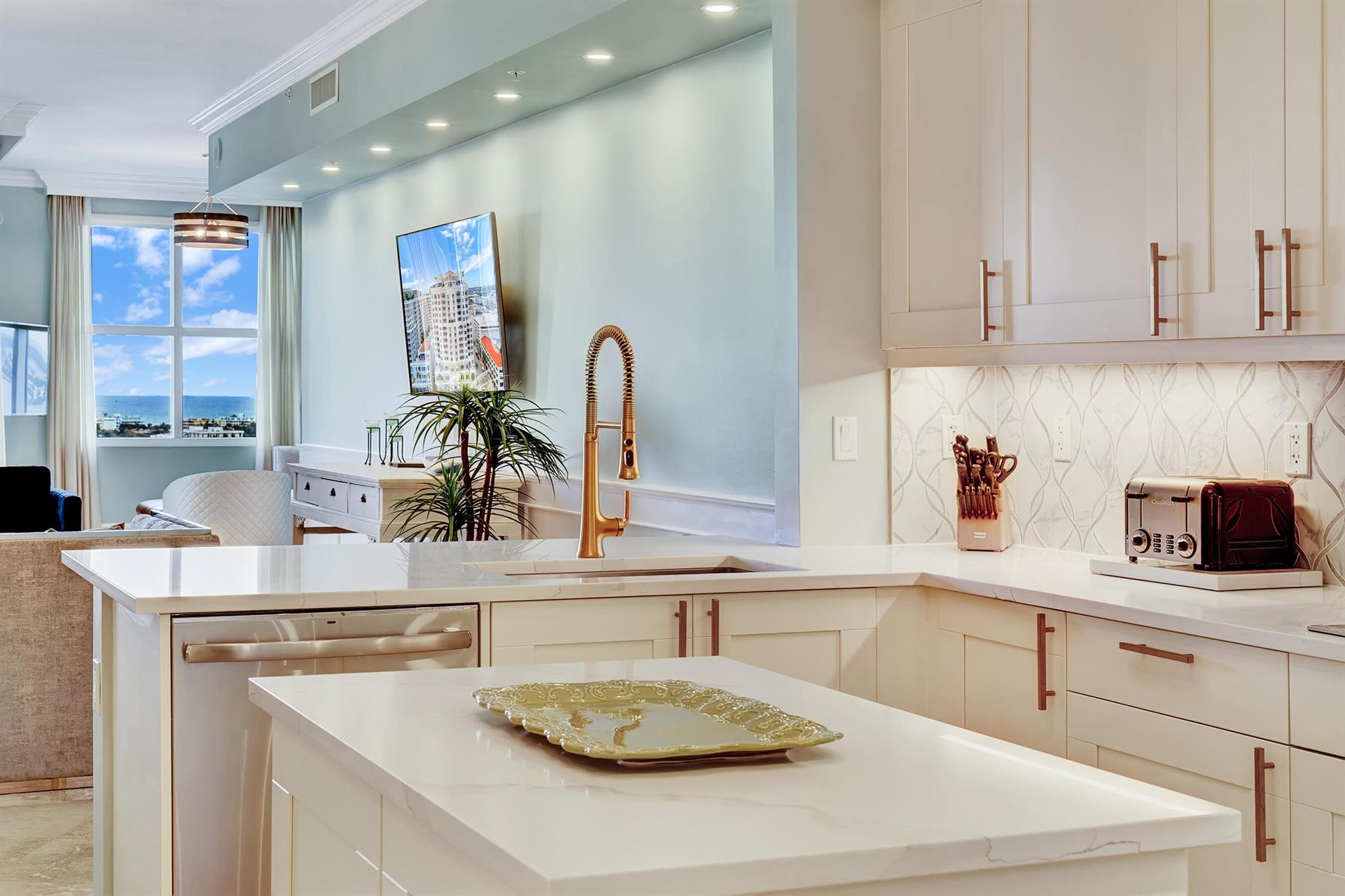 ESPLANADE GRANDE CONDO - Residential