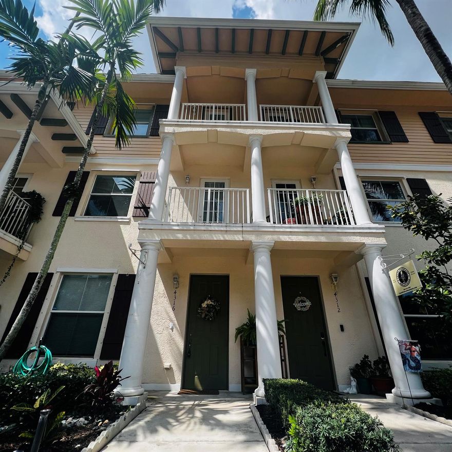 Amazing rental opportunity in Abacoa, Jupiter. This unit is steps away from Abacoa town center, community park with tennis/pickleball, restaurants, and the coveted Abacoa golf course. This spacious home offers a perfect blend of work life balance as you can utilize the downstairs portion of the unit as an office for your business while taking advantage of the community pool and everything Abacoa has to offer. The main level room can be accessed through a separate entrance, making it perfect for visitors or in-laws, while the other 4 bedrooms are located upstairs.