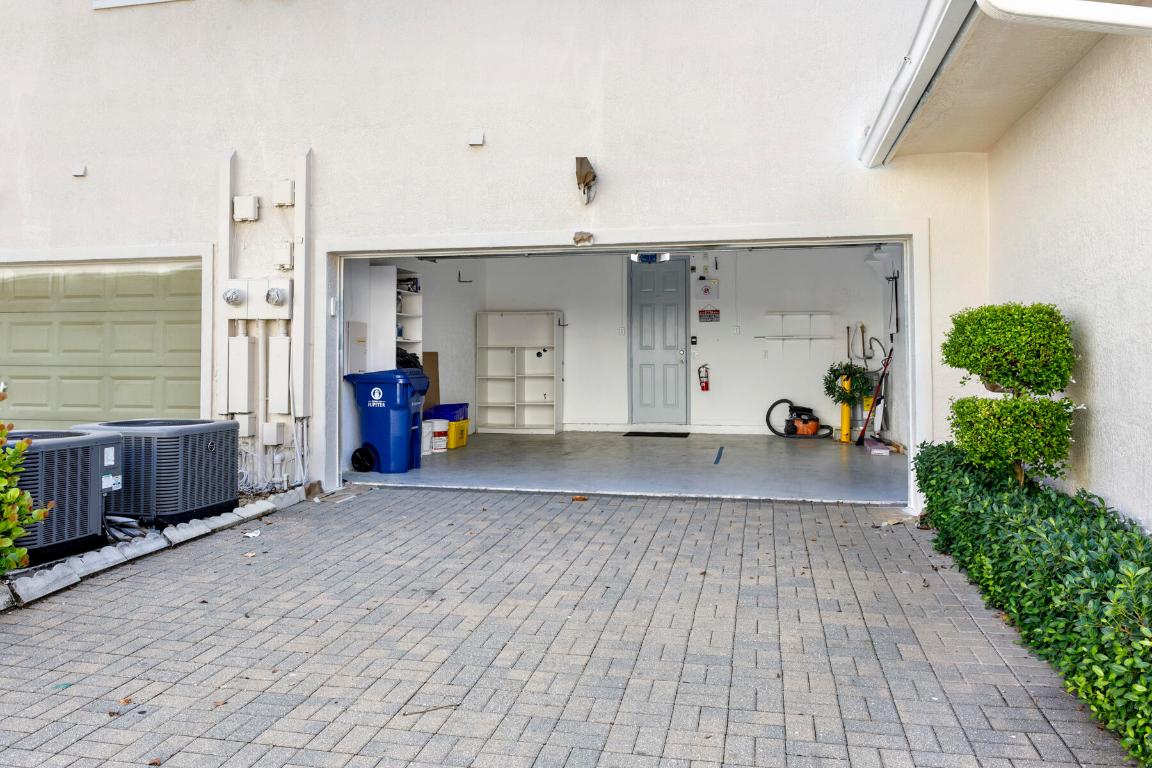 ABACOA TOWN CENTER 3 - Residential Lease