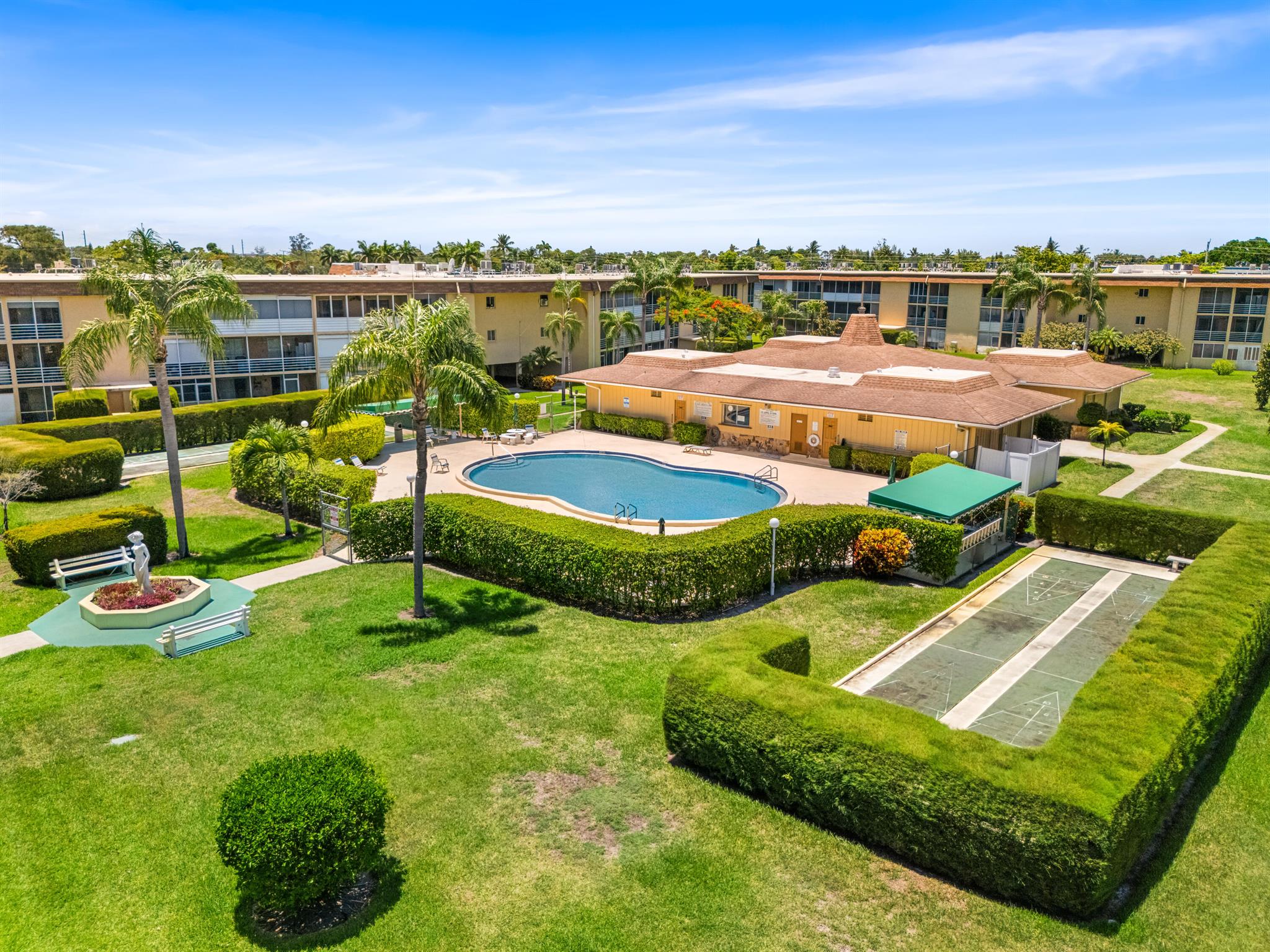 VILLAGE GREEN DORCHESTER - Residential