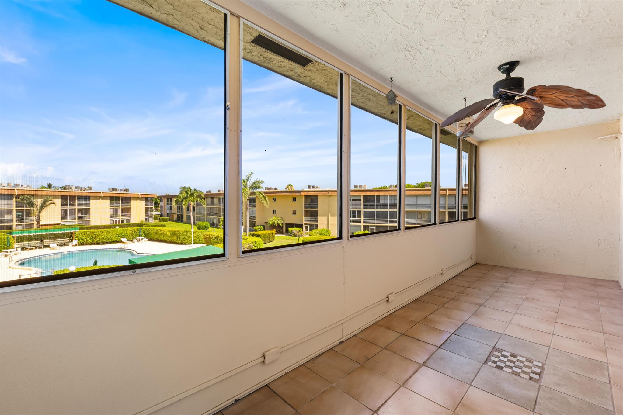 VILLAGE GREEN DORCHESTER - Residential