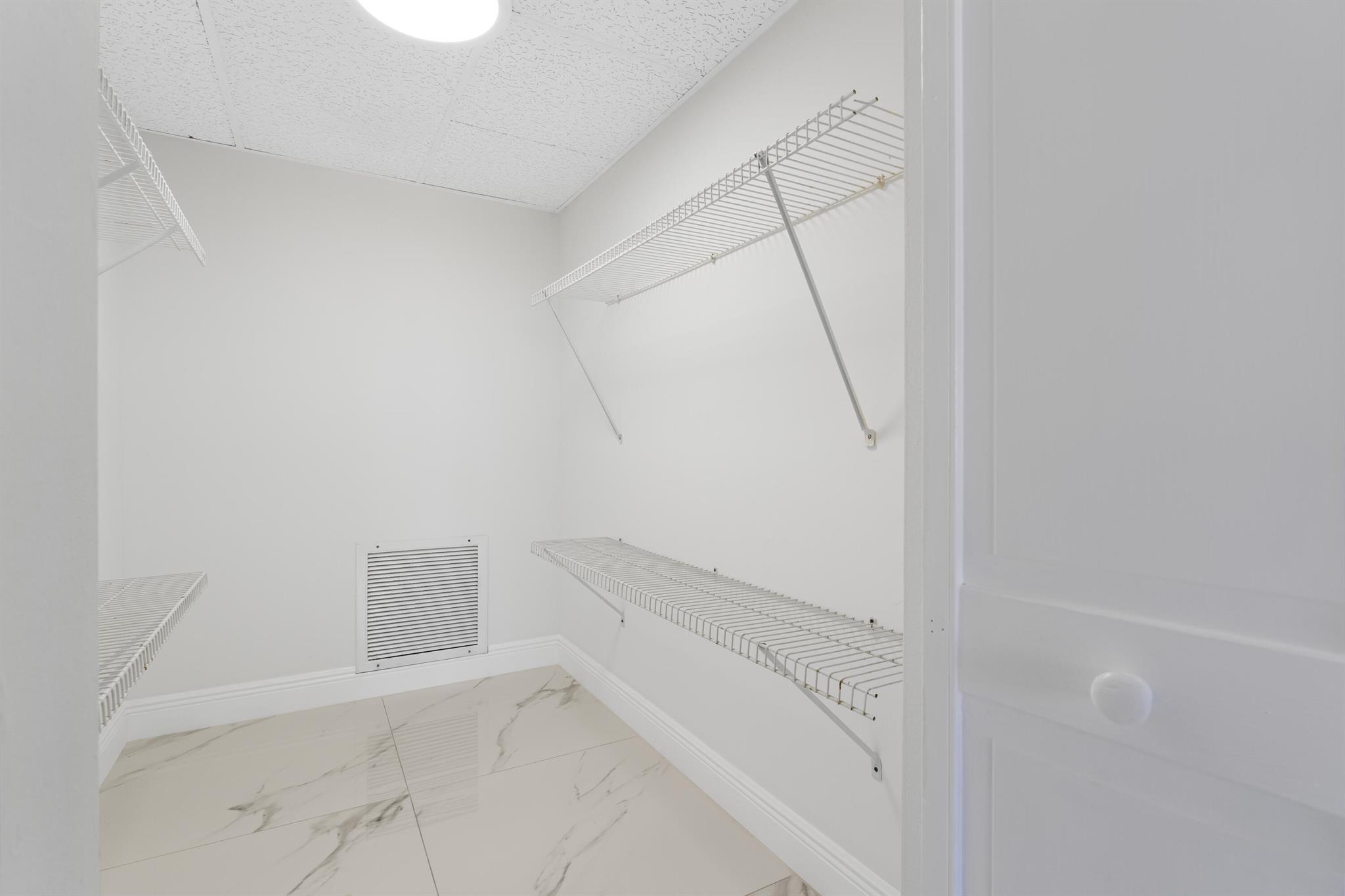 VILLAGE GREEN DORCHESTER - Residential