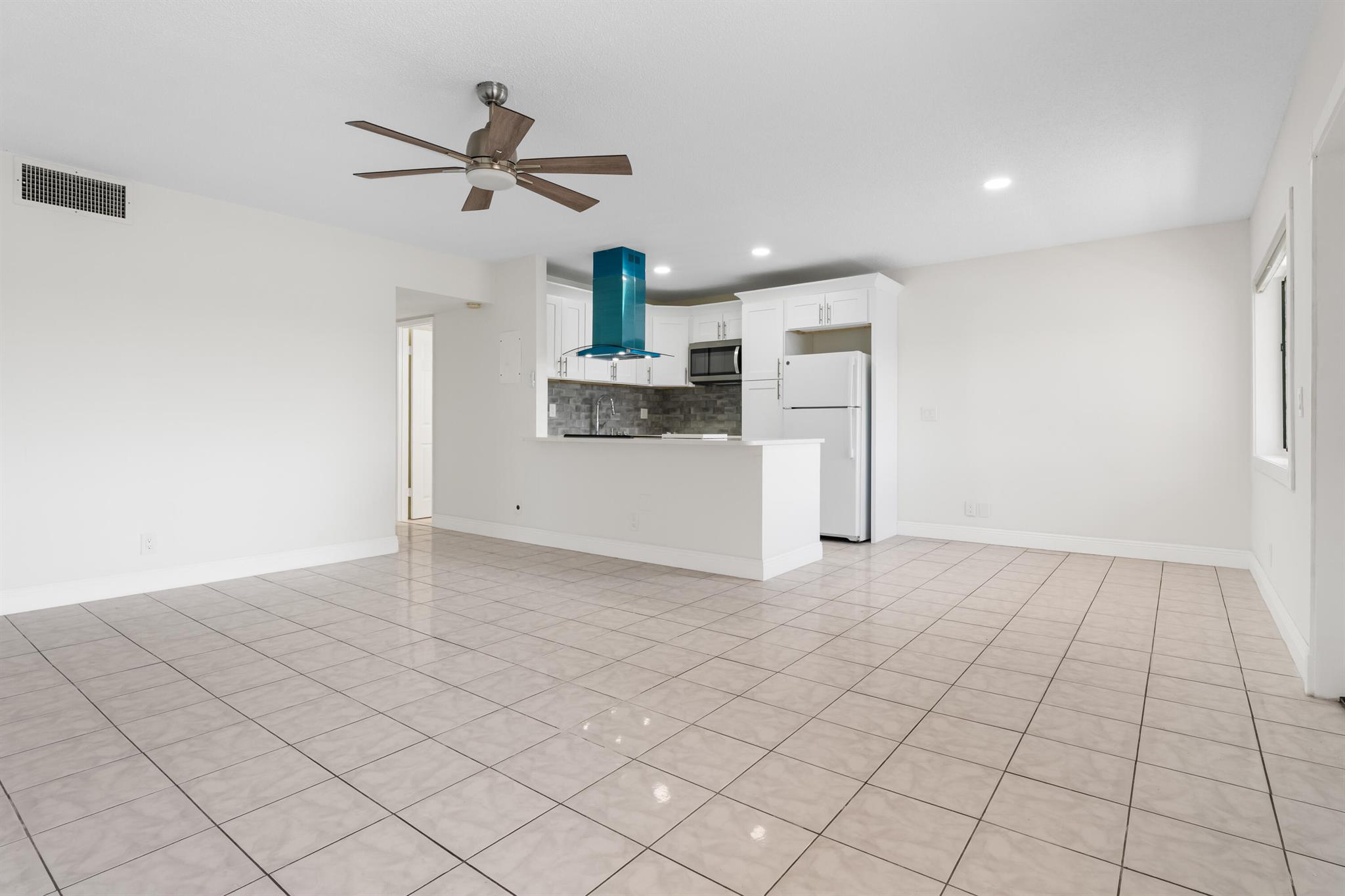 VILLAGE GREEN DORCHESTER - Residential